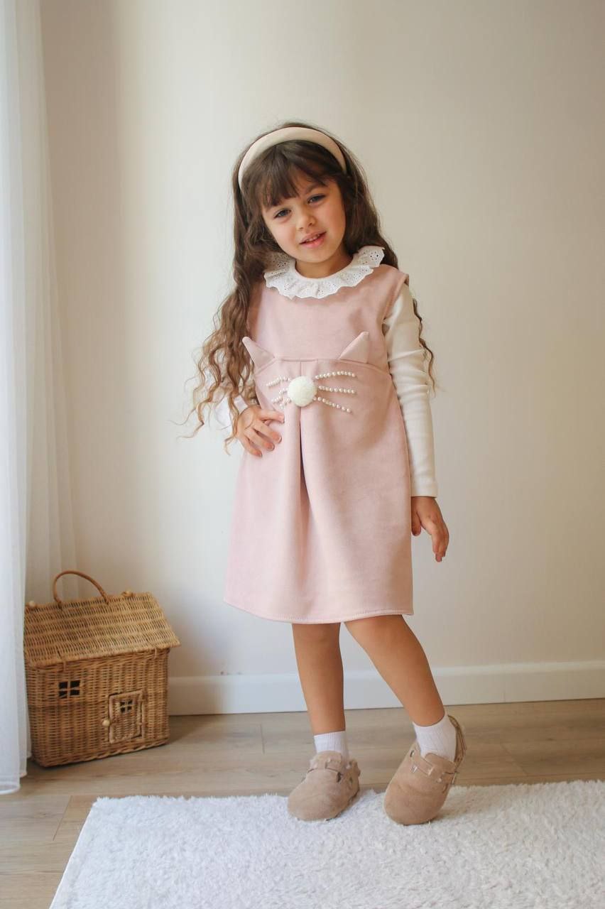 Robe Élégance Féline – Style et Confort pour Petites Princesses