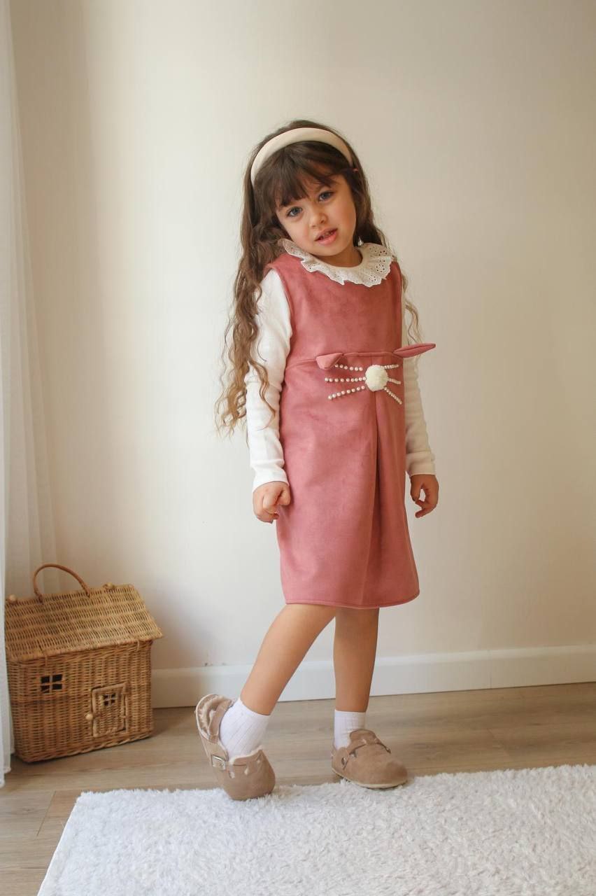 Robe Élégance Féline – Style et Confort pour Petites Princesses