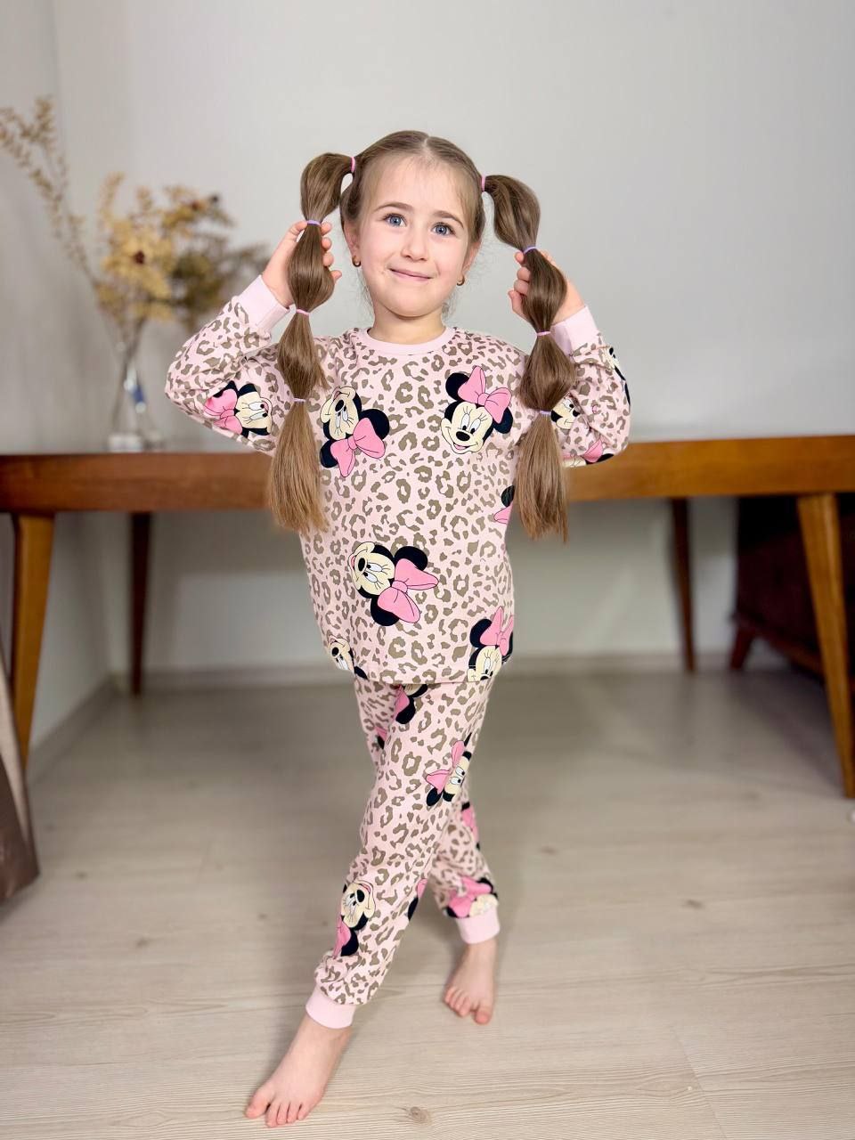 ✨ Pyjama Enfant Minnie Mouse Léopard - Confort et Style pour des Nuits Magiques ! ✨