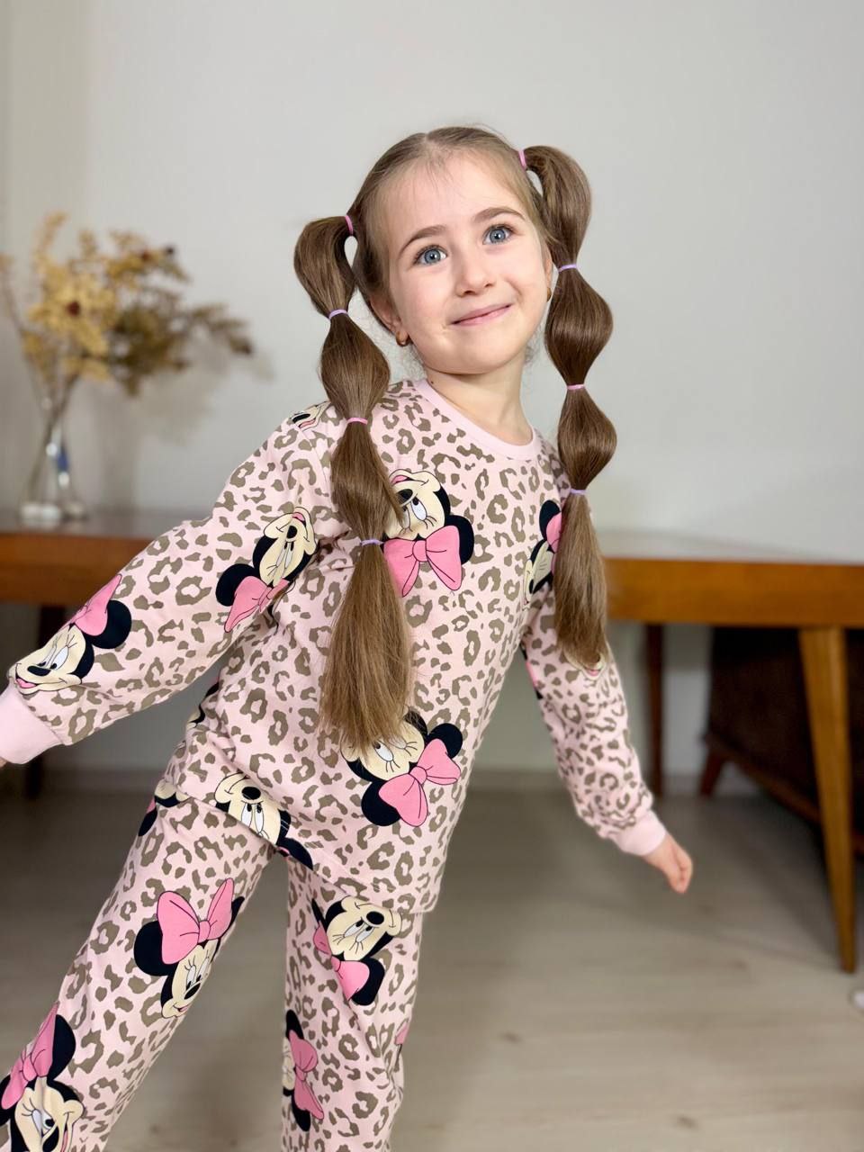 ✨ Pyjama Enfant Minnie Mouse Léopard - Confort et Style pour des Nuits Magiques ! ✨